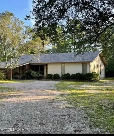 $2,200 | 267 Watts Landing Road, Hampstead, NC 28443