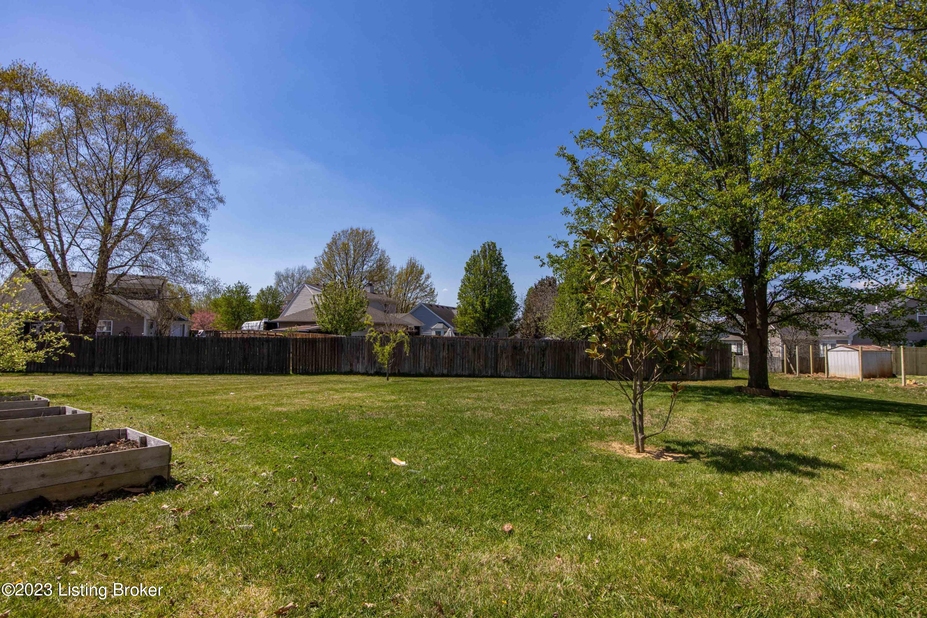 9802 Spring Pointe Court Louisville, KY 40229 - Photo 67 of 80 9802-Spring-Pointe-Ct_068
