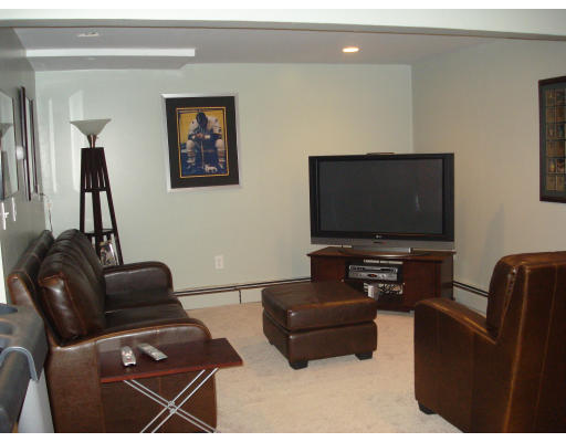 8 Oberlin Road Danvers, MA 01923 - Photo 3 of 15 Gallery Image 3
