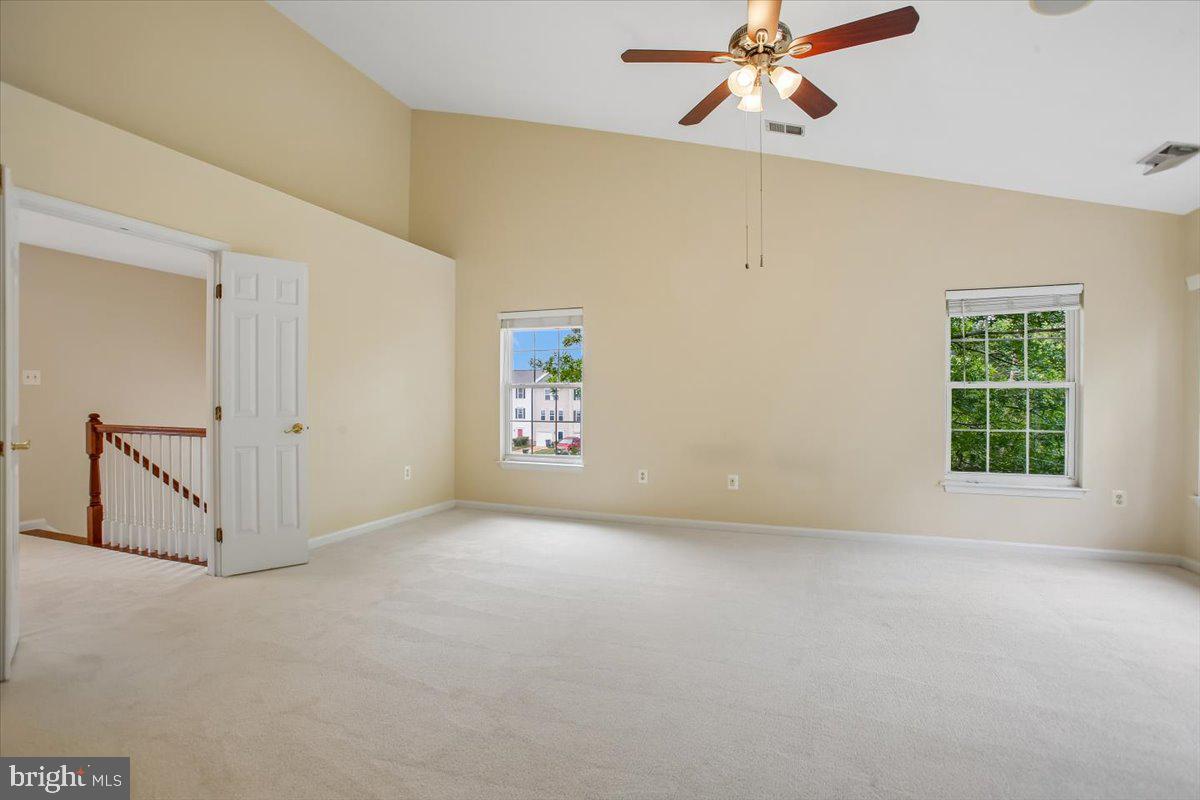 7301 Oldham Leeds Way Springfield, VA 22150 - Photo 15 of 34 Primary Bedroom, vaulted ceiling