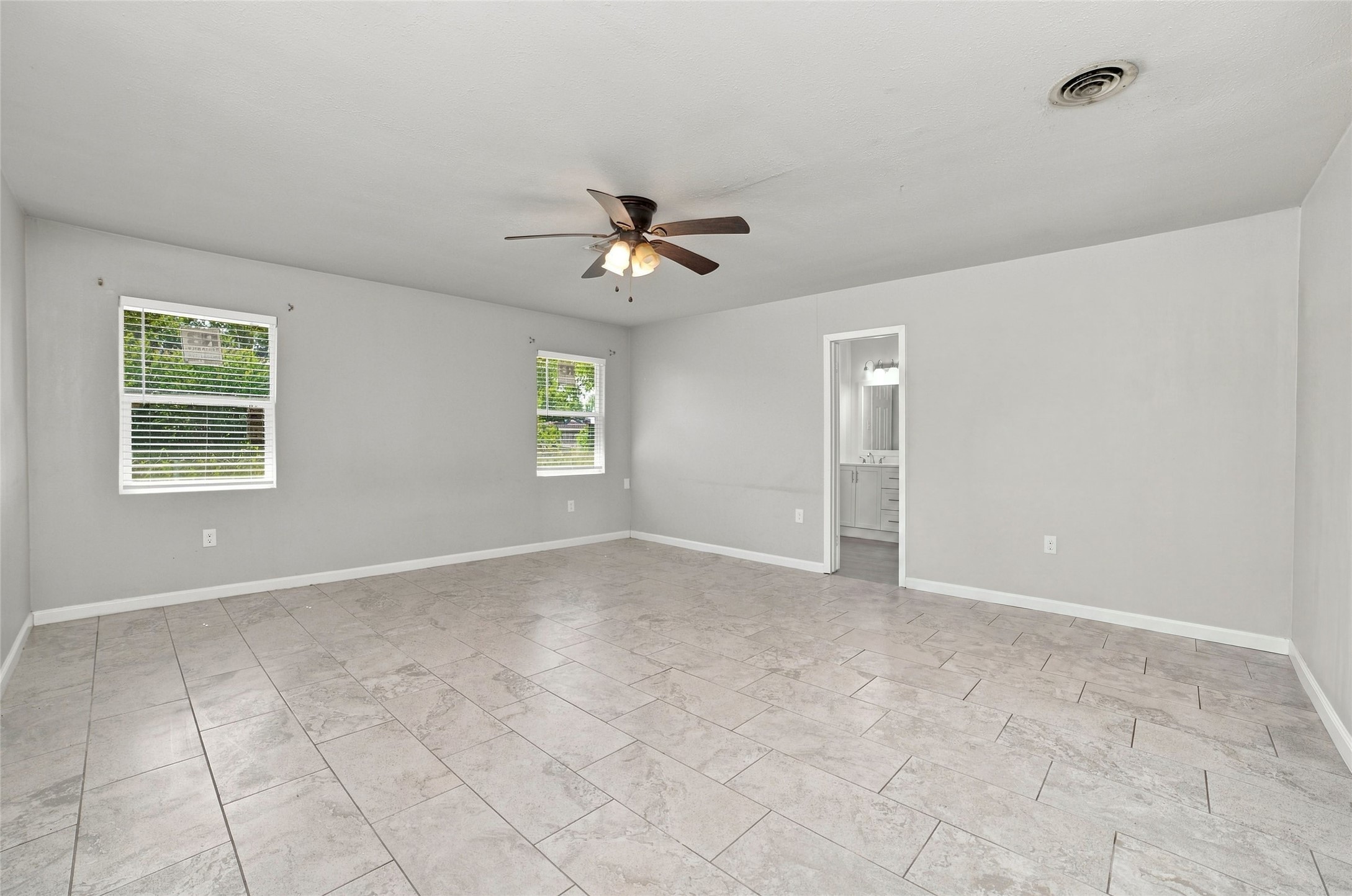 5719 Turtle Creek Road Houston, TX 77017 - Photo 7 of 24 Gallery Image 7
