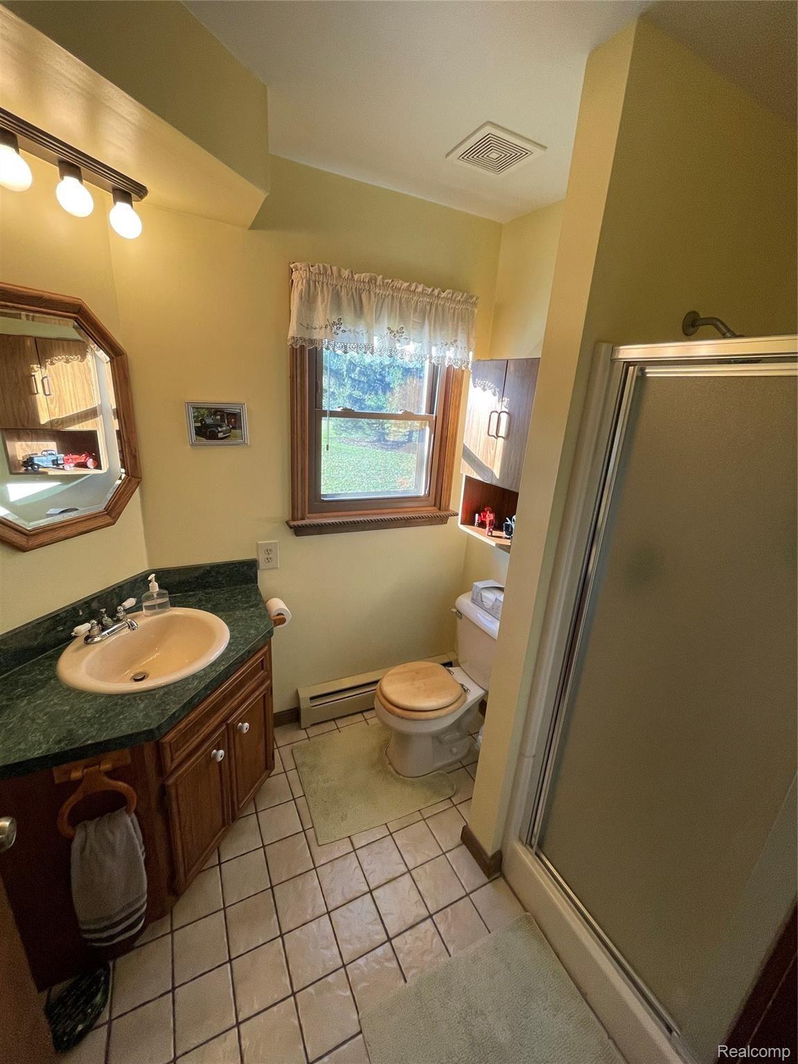 8191 Oatman Road Avoca, MI 48006 - Photo 35 of 55 8191 Oatman Bath.jpg