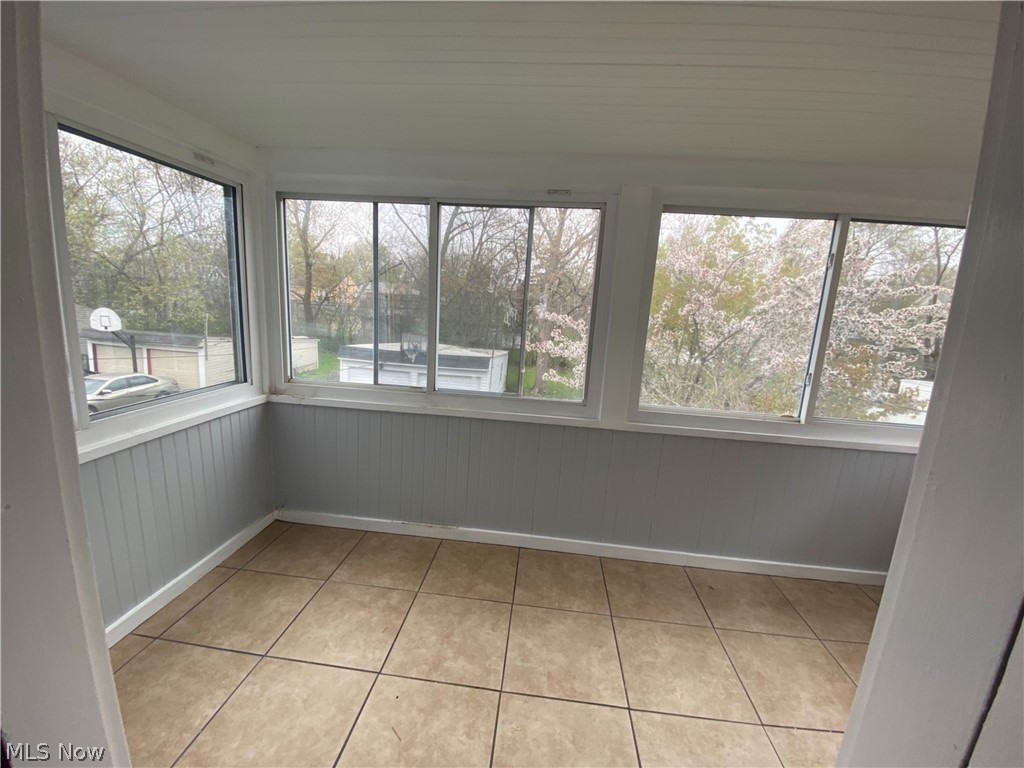 2211 Cranston Road Cleveland, OH 44118 - Photo 11 of 26 Gallery Image 11