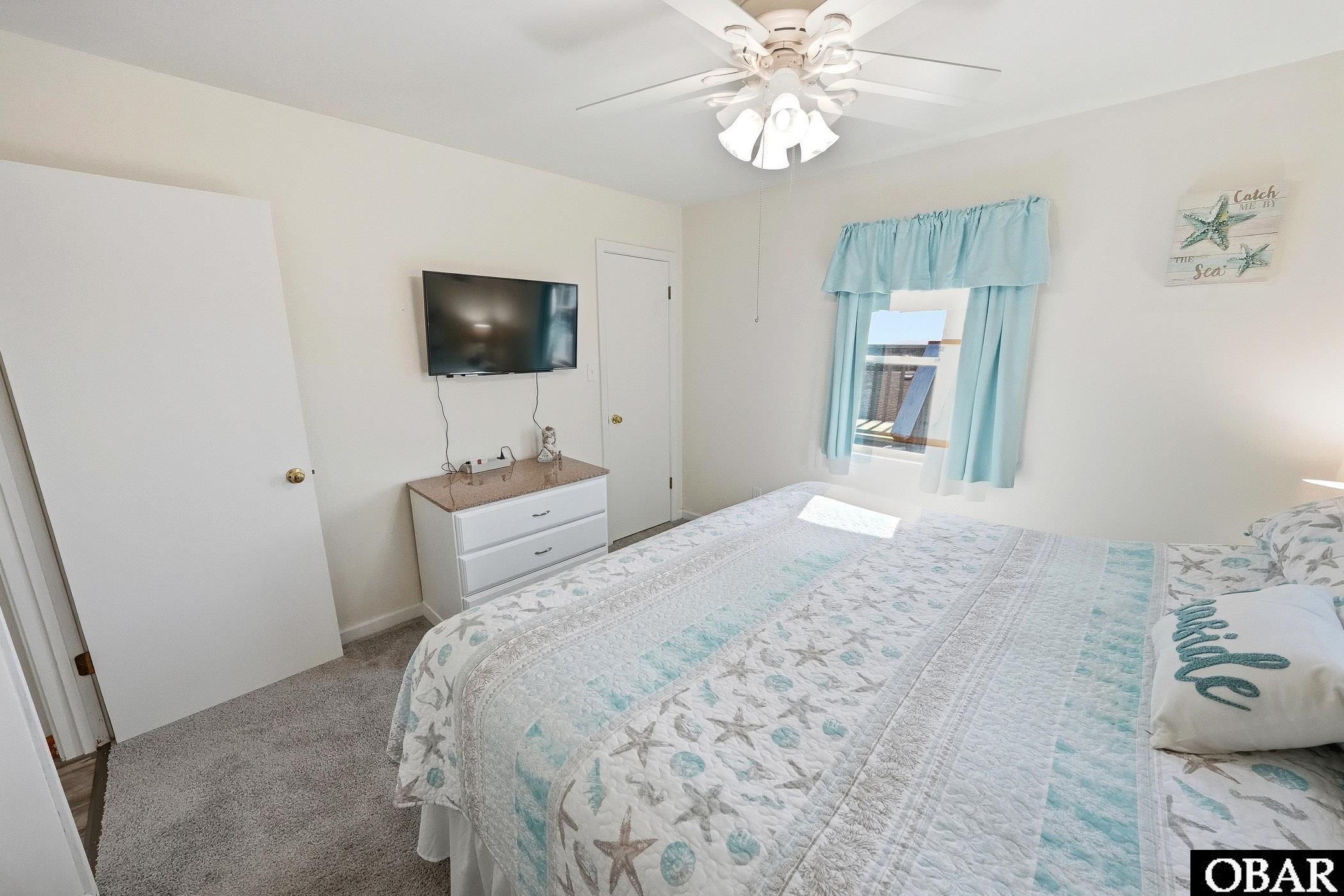 3629 Goosander Street, Unit 3 Kitty Hawk, NC 27949 - Photo 16 of 50 First bedroom