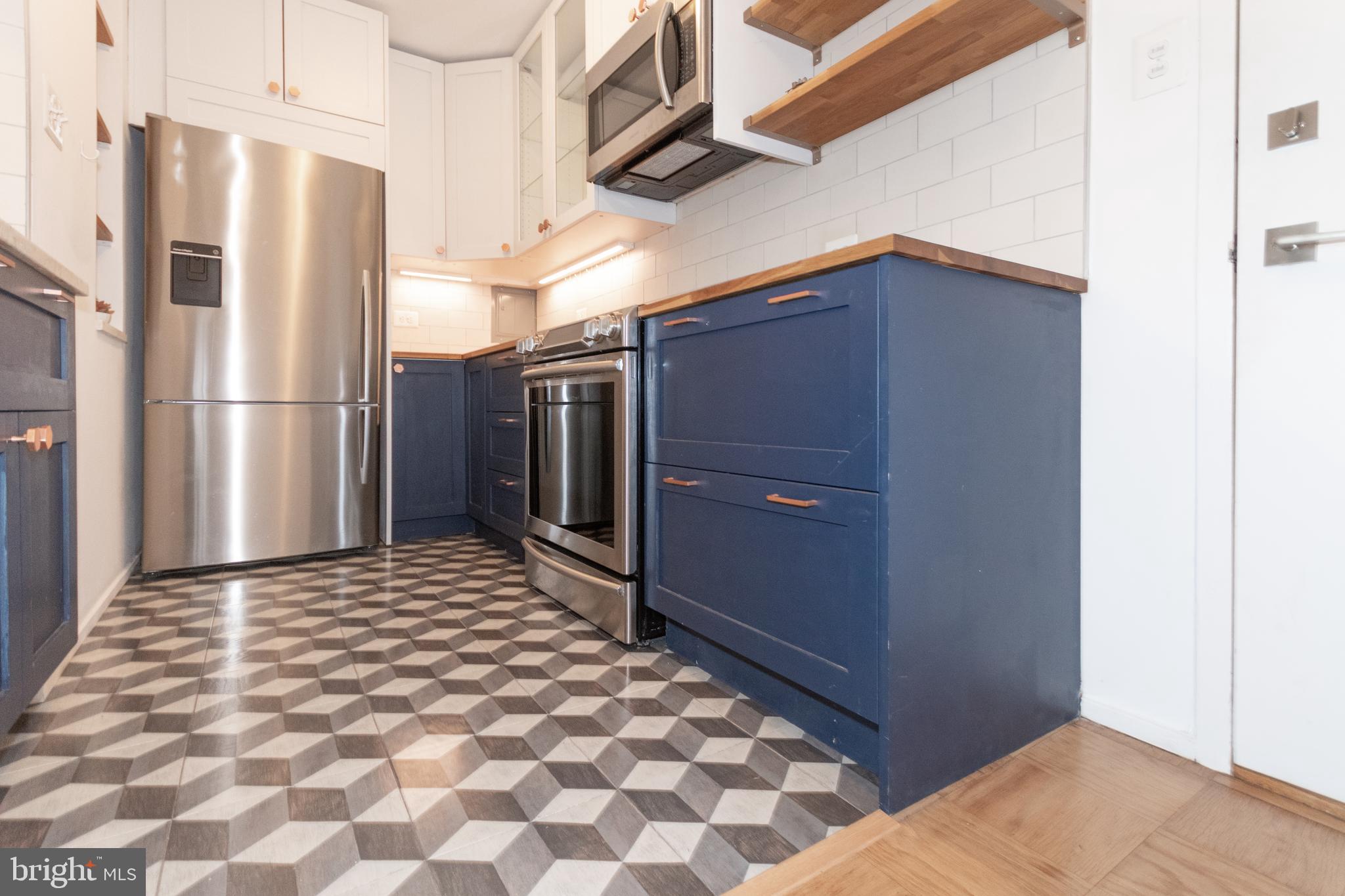 1301 Delaware Avenue Southwest, Unit N512 Washington, DC 20024 - Photo 5 of 28 High end appliances