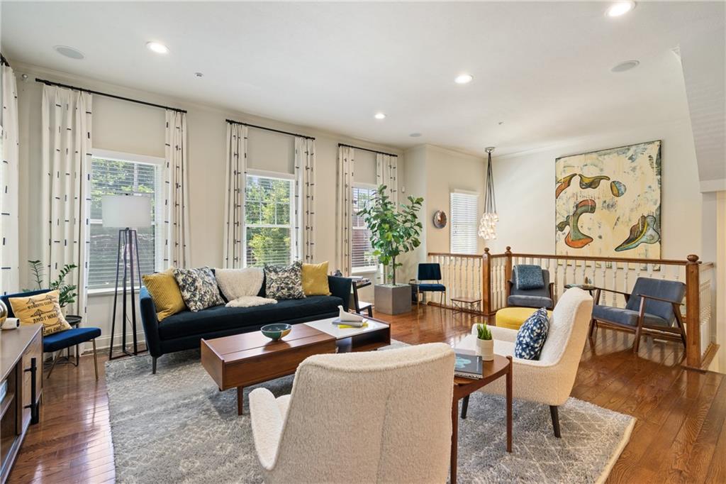 4709 Wallingford Street Pittsburgh, PA 15213 - Photo 4 of 24 a living room with furniture and a large window