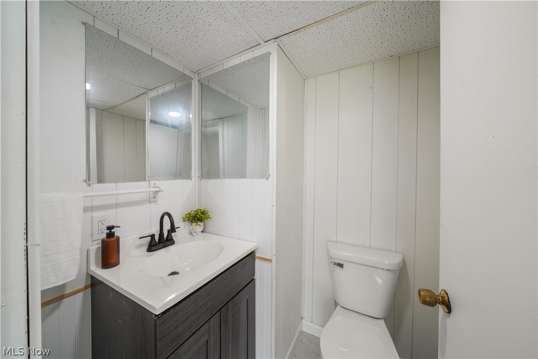 642 Parkman Road Northwest Warren, OH 44485 - Photo 6 of 24