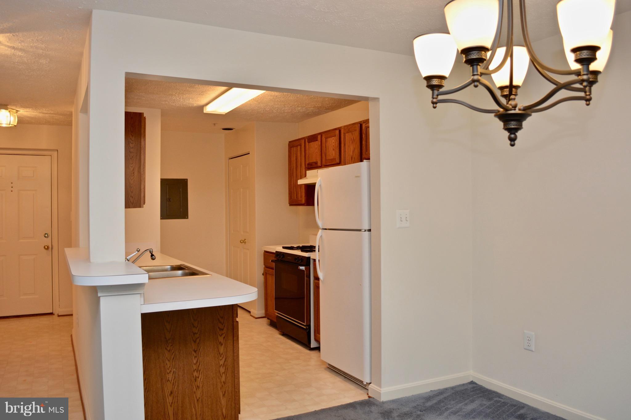664 Kennington Road, Unit 664 Reisterstown, MD 21136 - Photo 4 of 21 Kitchen