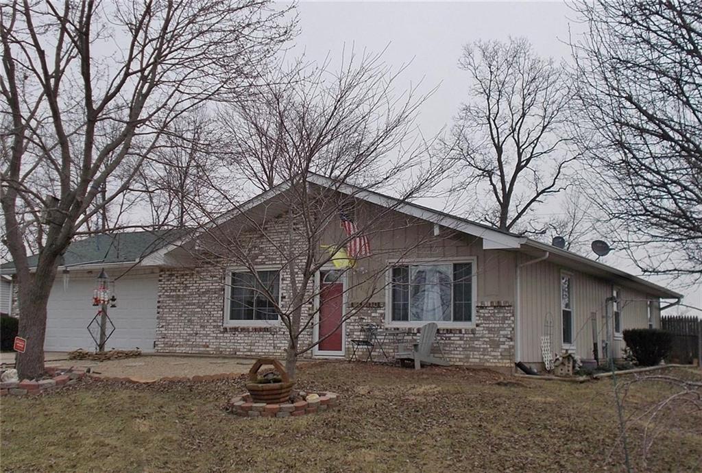 9786 Randal Street Columbus, IN 47203 - Photo 2 of 11 Gallery Image 2