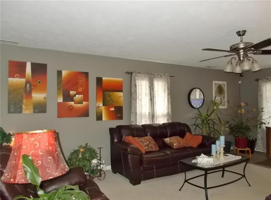 9786 Randal Street Columbus, IN 47203 - Photo 4 of 11 Gallery Image 4