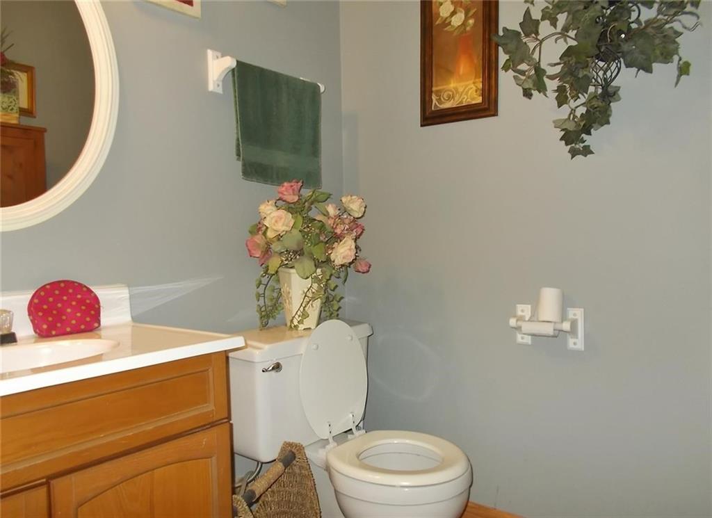 9786 Randal Street Columbus, IN 47203 - Photo 10 of 11 Gallery Image 10