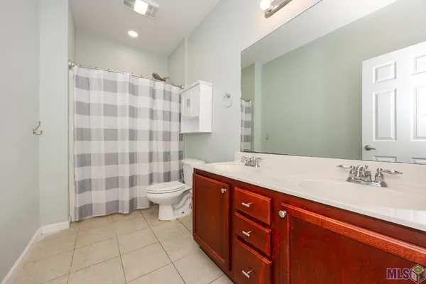 $319,999 | 37406 Cypress Trace Avenue, Geismar, LA 70734