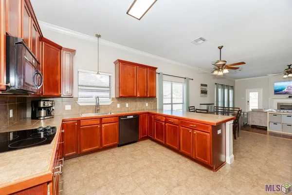 $319,999 | 37406 Cypress Trace Avenue, Geismar, LA 70734
