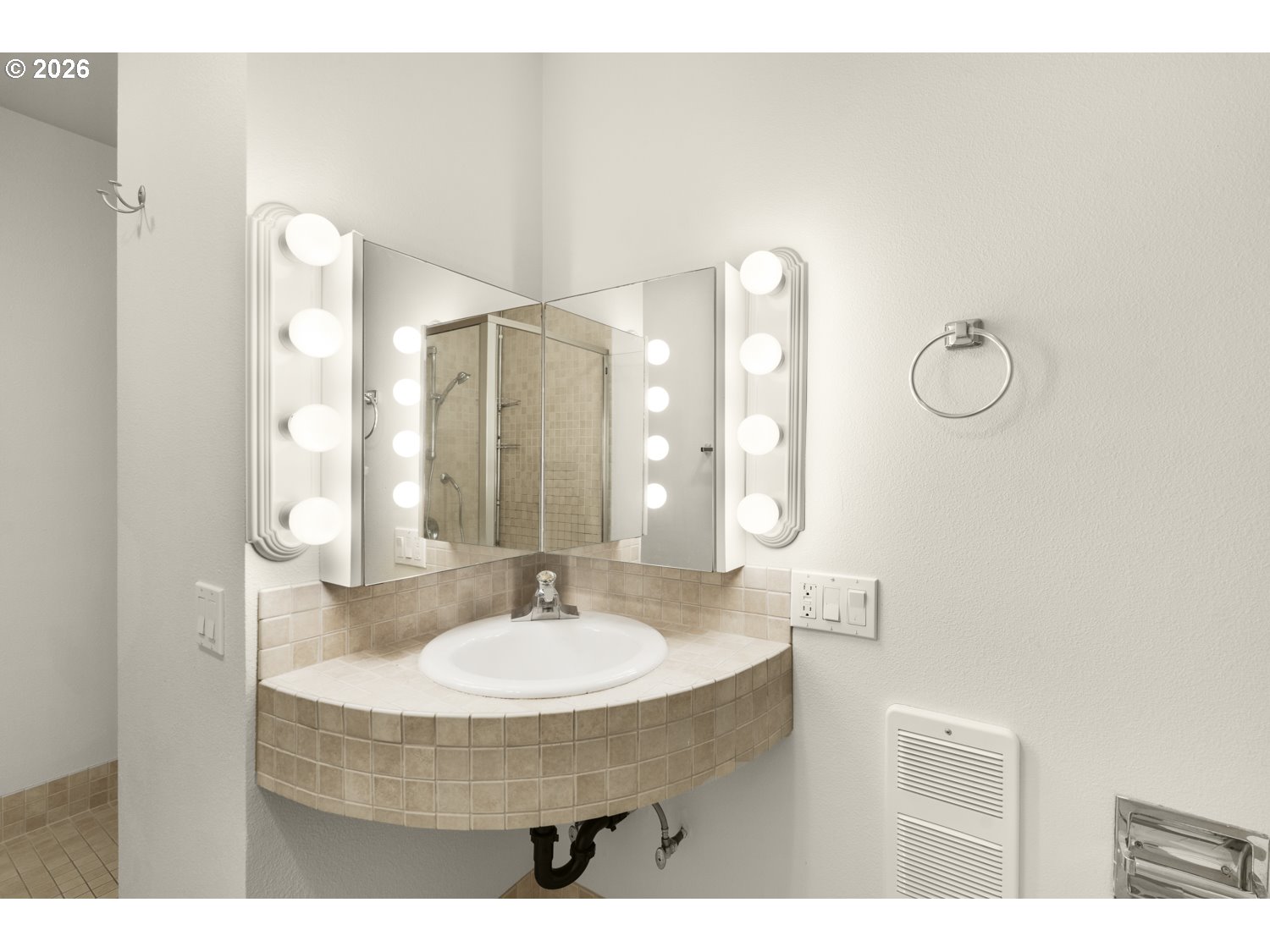 4460 Southwest Scholls Ferry Road, Unit 3 Portland, OR 97225 - Photo 18 of 36 Gallery Image 18