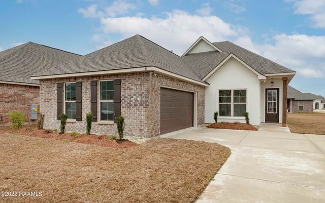 $2,300 | 311 Finnegan Way, Youngsville, LA 70592