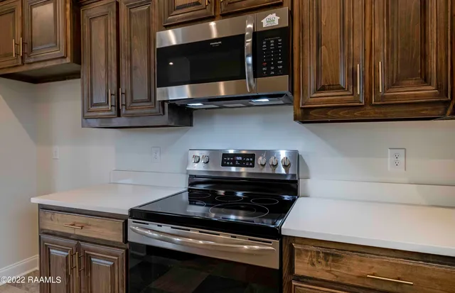 $2,300 | 311 Finnegan Way, Youngsville, LA 70592