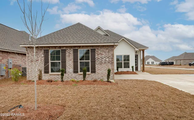 $2,300 | 311 Finnegan Way, Youngsville, LA 70592