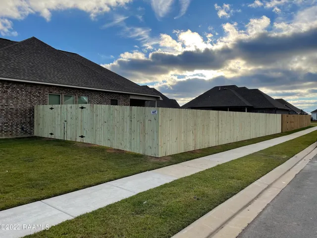 $2,300 | 311 Finnegan Way, Youngsville, LA 70592