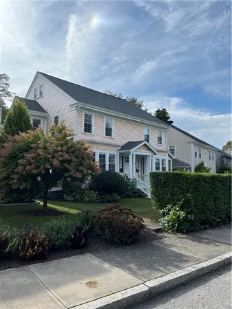 $2,900 | 19 Pell Street, Newport, RI 02840