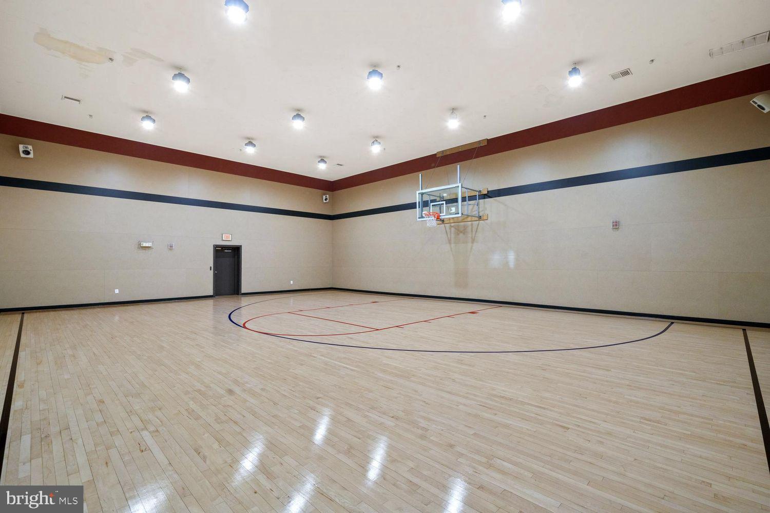 9480 Virginia Center Boulevard, Unit 329 Vienna, VA 22181 - Photo 23 of 30 a view of a room with an empty space