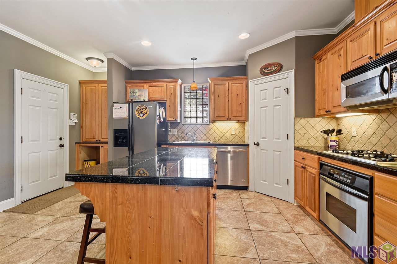 5535 Hidden Ridge Lane Baton Rouge, LA 70816 - Photo 3 of 11
