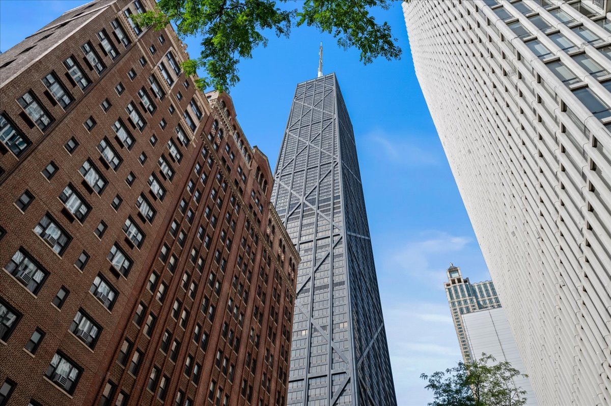 175 East Delaware Place, Unit 7910 Chicago, IL 60611 - Photo 1 of 20