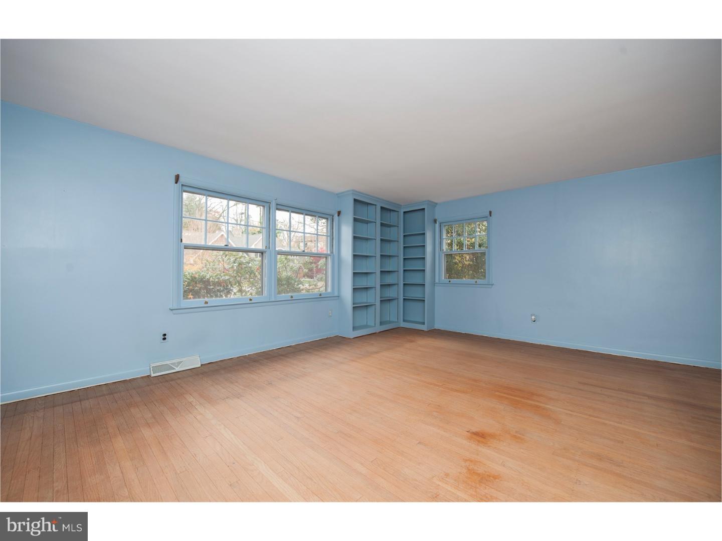 1015 Bent Road Media, PA 19063 - Photo 4 of 25 Living Room
