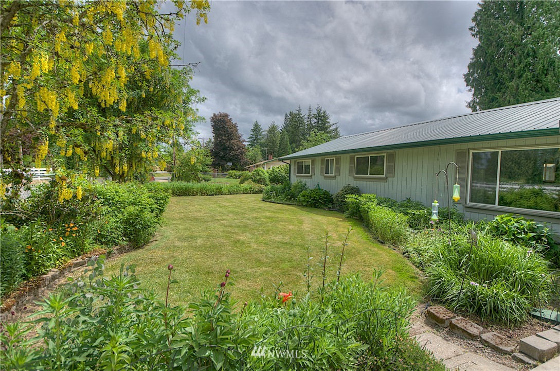 9545 Evergreen Valley Road Southeast Olympia, WA 98513 - Photo 3 of 16 Gallery Image 3