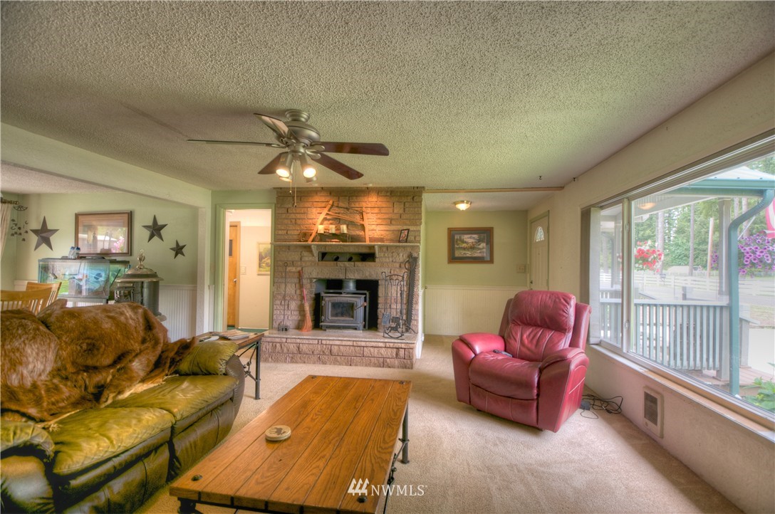 9545 Evergreen Valley Road Southeast Olympia, WA 98513 - Photo 6 of 16 Gallery Image 6