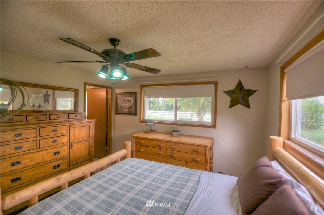 9545 Evergreen Valley Road Southeast Olympia, WA 98513 - Photo 10 of 16 Gallery Image 10