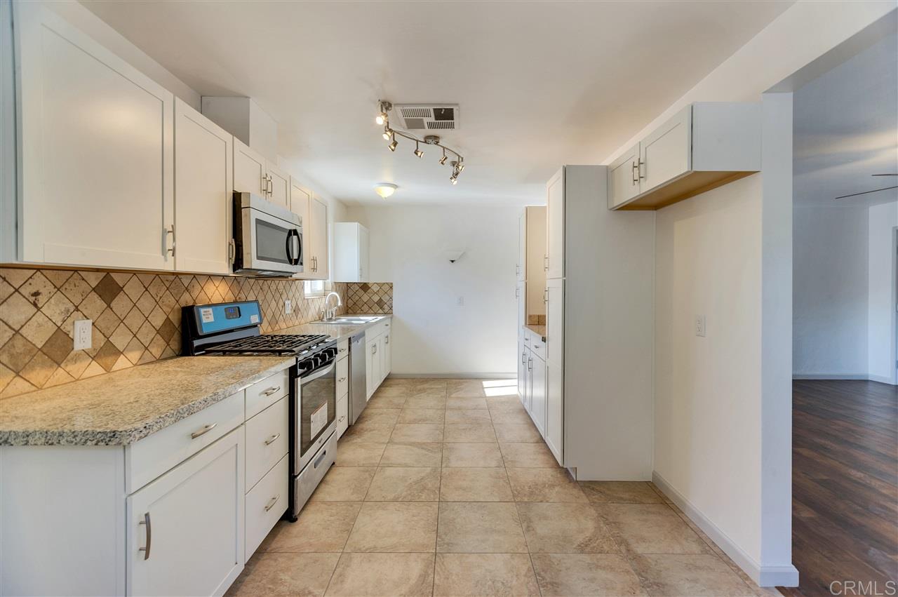 4096 Acacia Street Riverside, CA 92503 - Photo 13 of 24