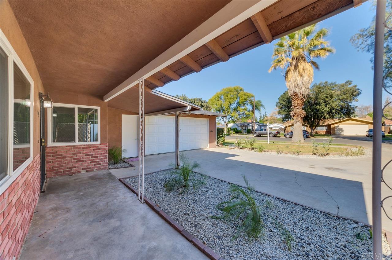 4096 Acacia Street Riverside, CA 92503 - Photo 3 of 24