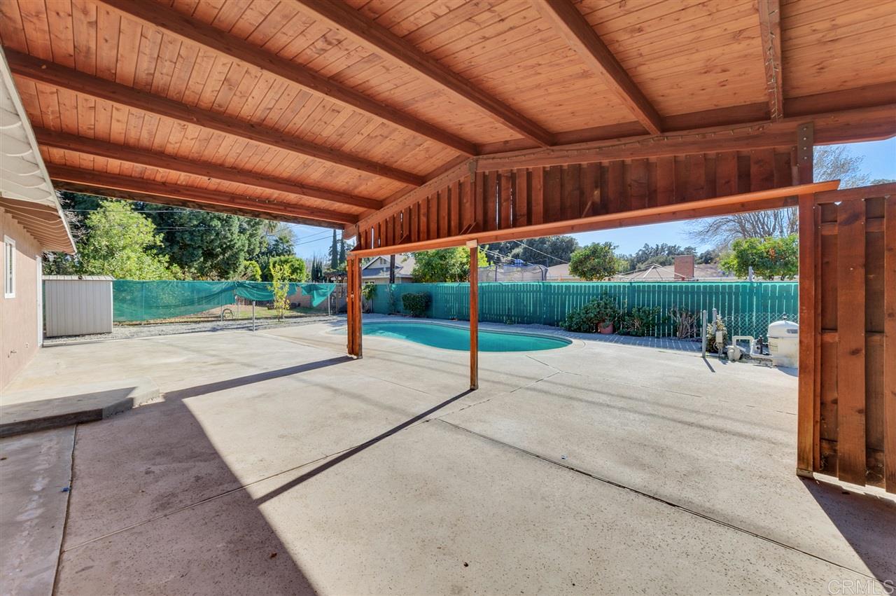 4096 Acacia Street Riverside, CA 92503 - Photo 5 of 24