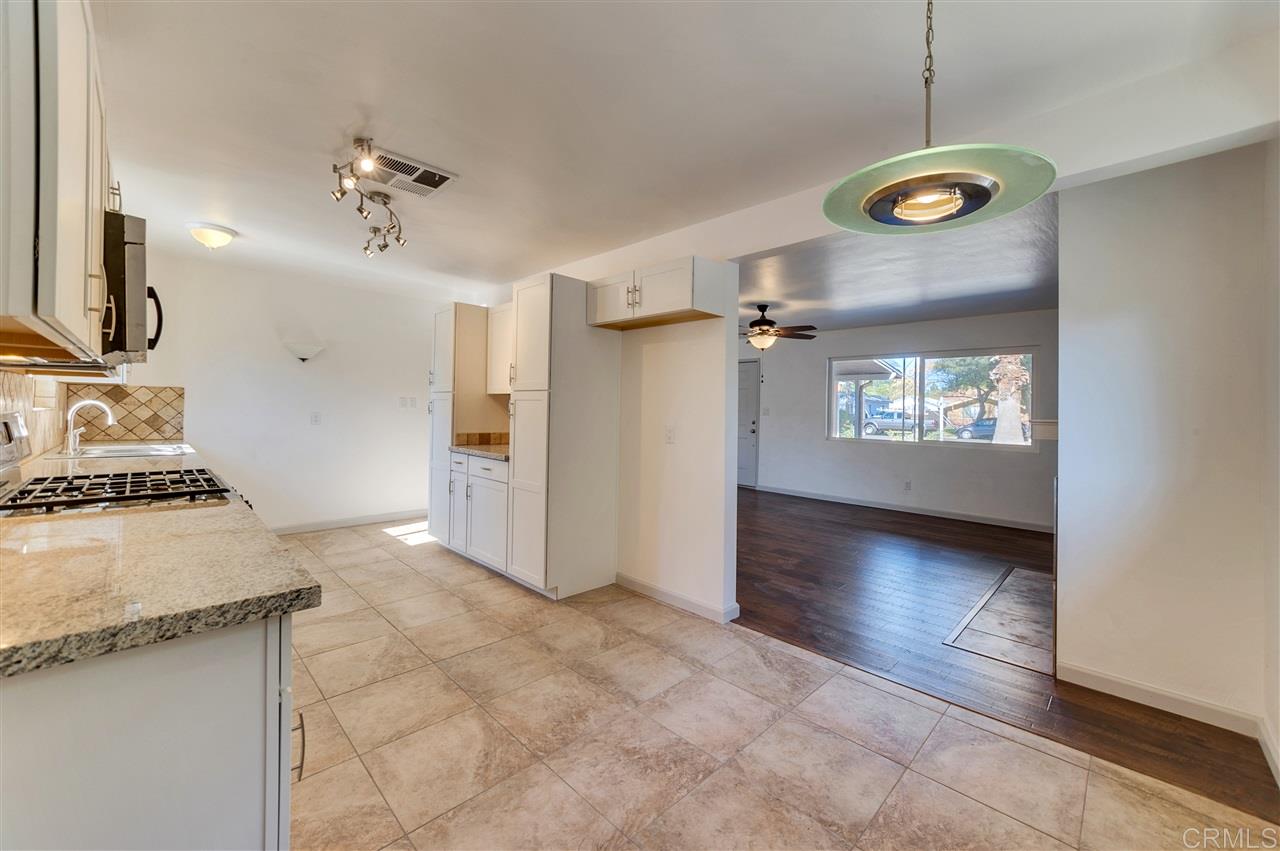 4096 Acacia Street Riverside, CA 92503 - Photo 10 of 24
