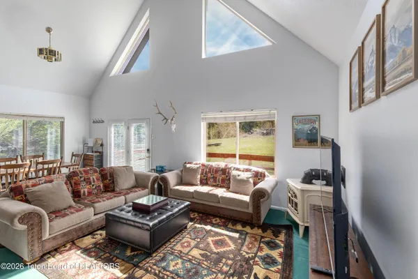$795,000 | 681 Overlook Circle, Alpine, WY 83128