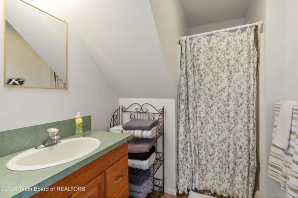 $795,000 | 681 Overlook Circle, Alpine, WY 83128