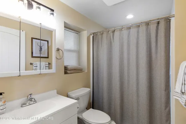 $795,000 | 681 Overlook Circle, Alpine, WY 83128