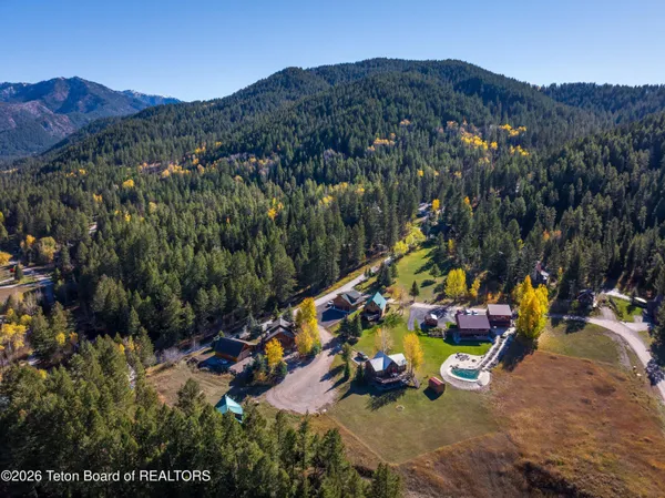 $795,000 | 681 Overlook Circle, Alpine, WY 83128