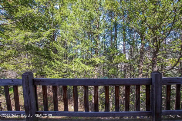 $795,000 | 681 Overlook Circle, Alpine, WY 83128