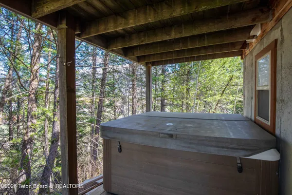 $795,000 | 681 Overlook Circle, Alpine, WY 83128