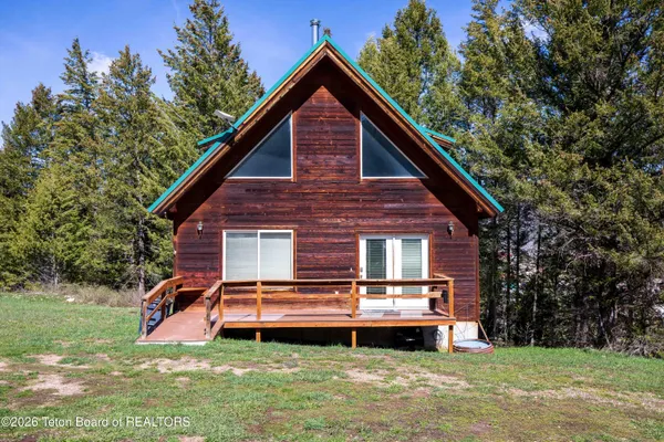$795,000 | 681 Overlook Circle, Alpine, WY 83128