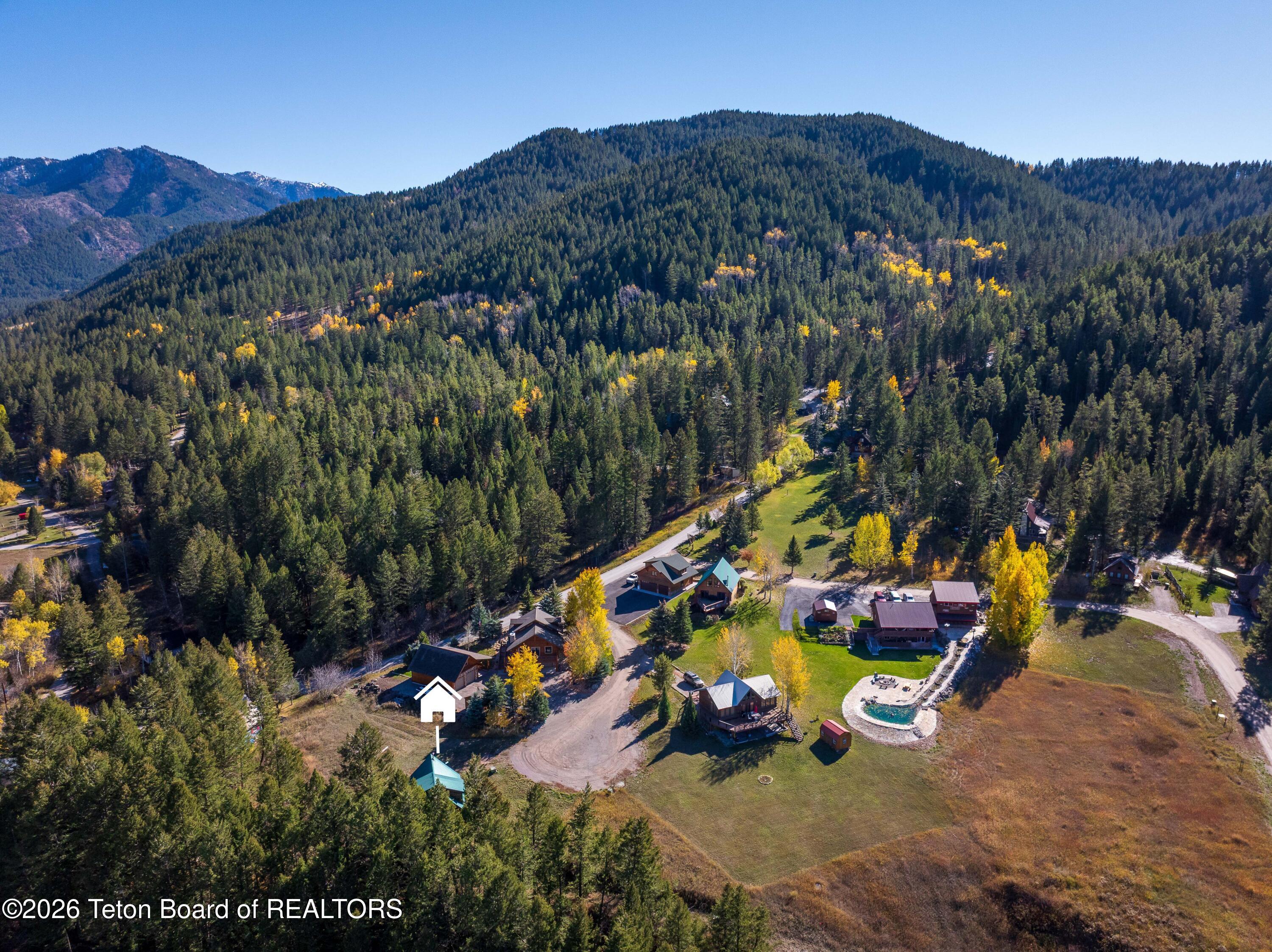681 Overlook Circle Alpine, WY 83128 - Photo 5 of 54 681 Overlook_0093_D House