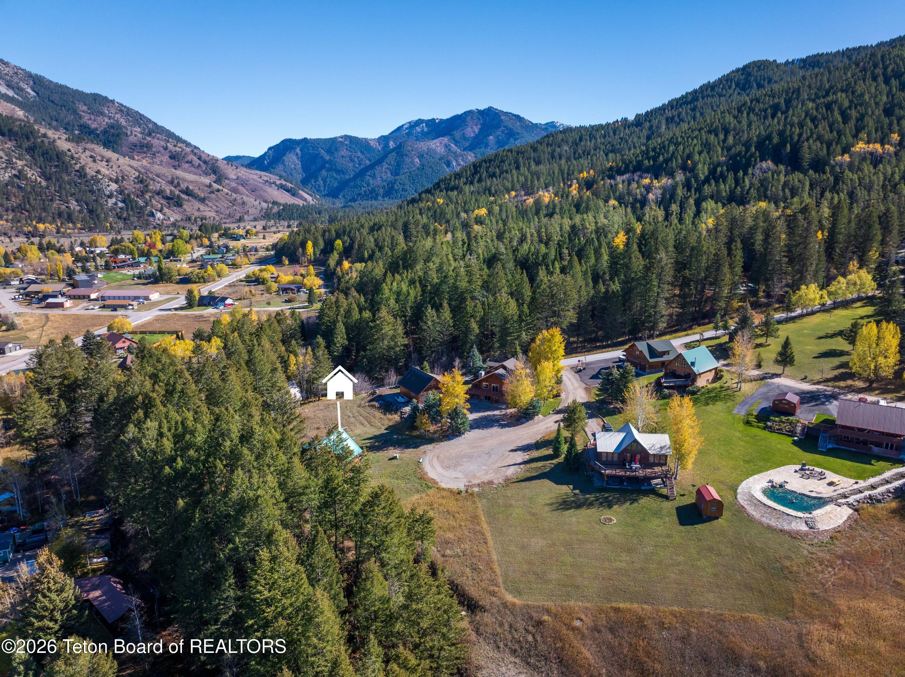 681 Overlook Circle Alpine, WY 83128 - Photo 6 of 54 681 Overlook_0092_D House