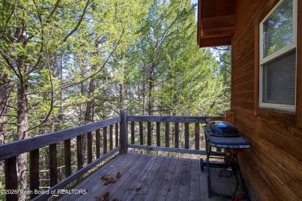 $795,000 | 681 Overlook Circle, Alpine, WY 83128