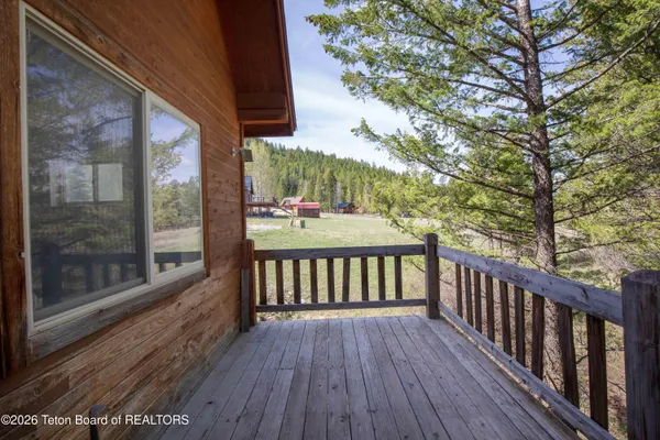$795,000 | 681 Overlook Circle, Alpine, WY 83128