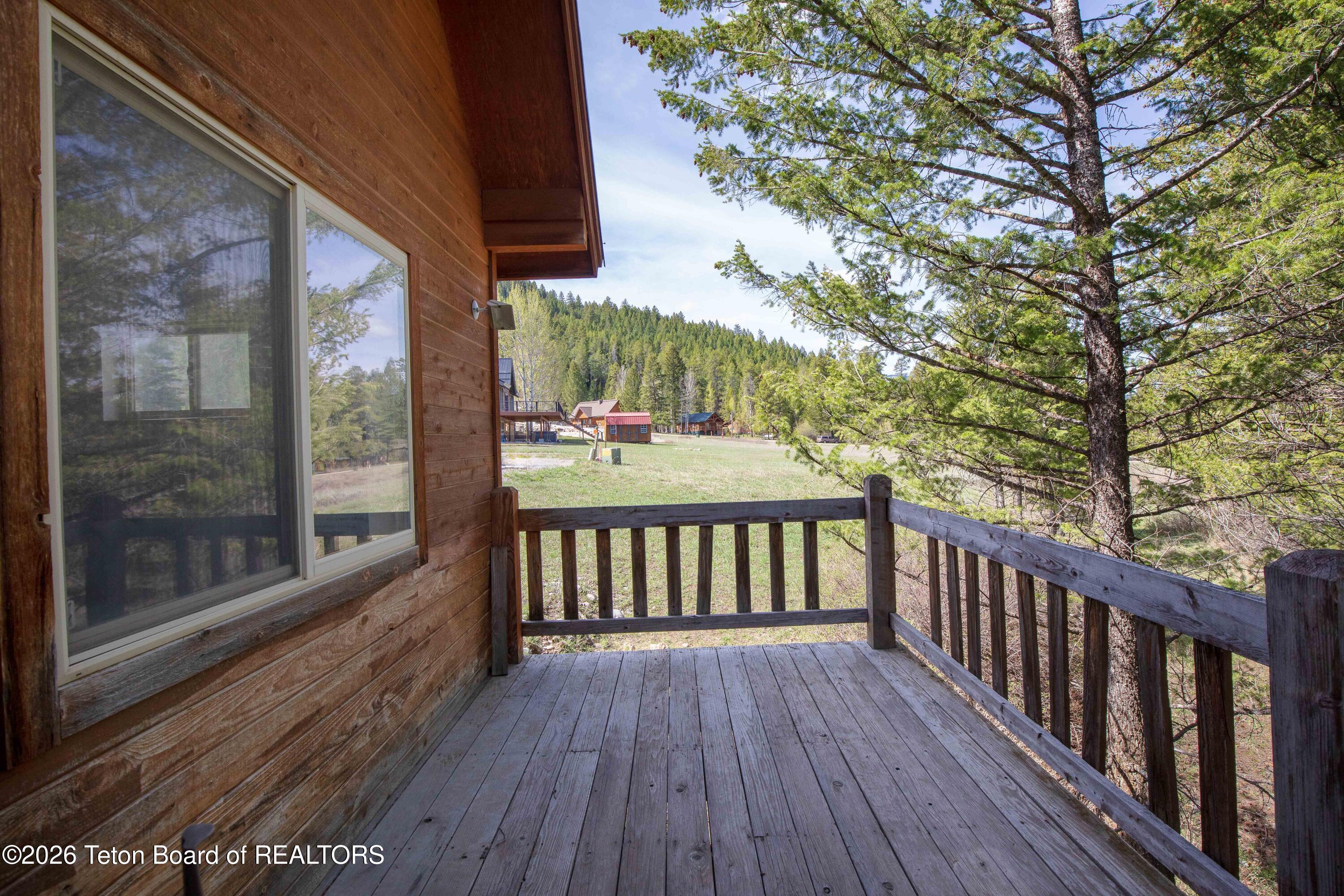 681 Overlook Circle Alpine, WY 83128 - Photo 9 of 54 681 Overlook_IMG_3423-Edit