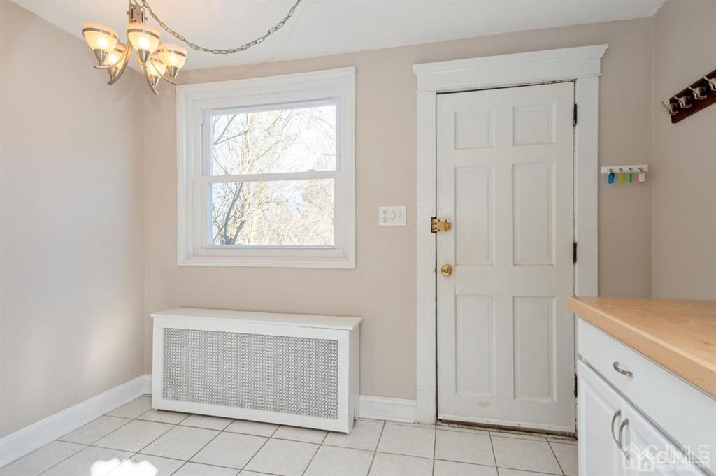 33 Meadow Road Edison, NJ 08817 - Photo 8 of 39