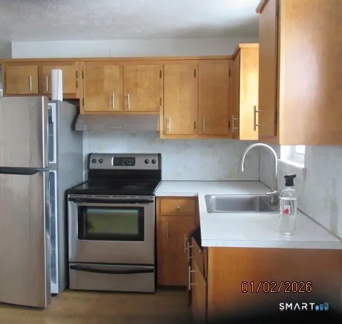 $1,400 | 152 Surrey Drive, Unit 156, Bristol, CT 06010