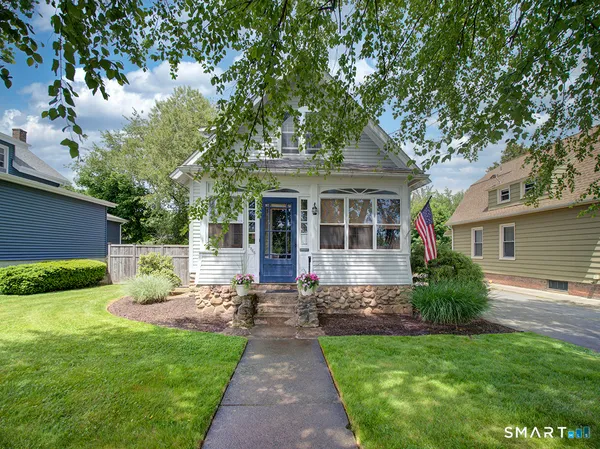 $357,000 | 2864 Old Dixwell Avenue, Hamden, CT 06518