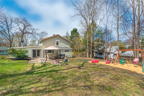 11 Chestnut Road Reading, MA 01867 - Photo 2 of 26 Gallery Image 2